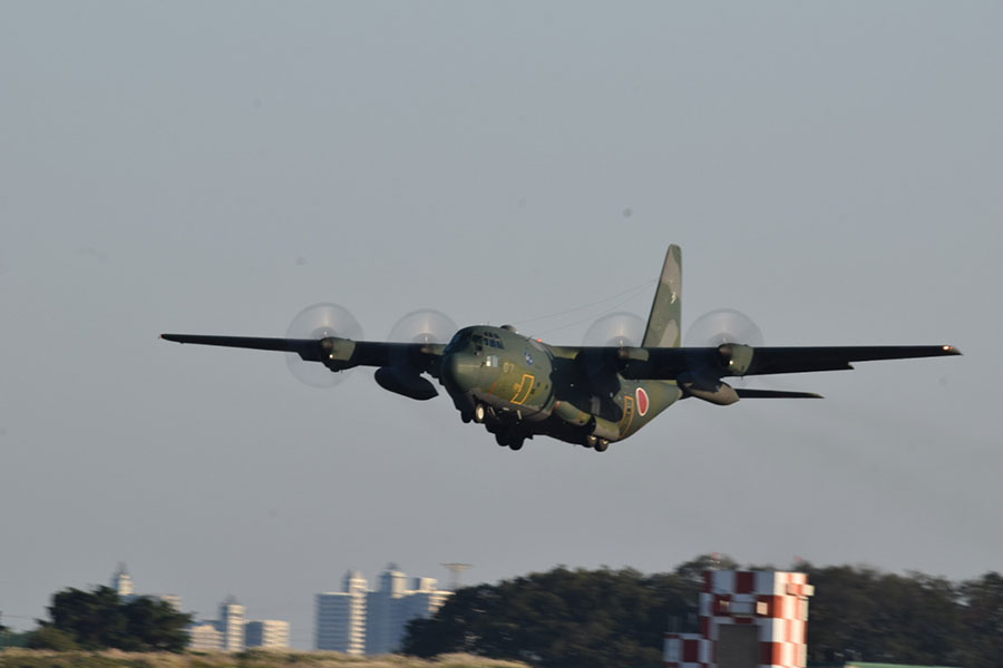 外来機の帰投　小牧基地401SQのC-130H