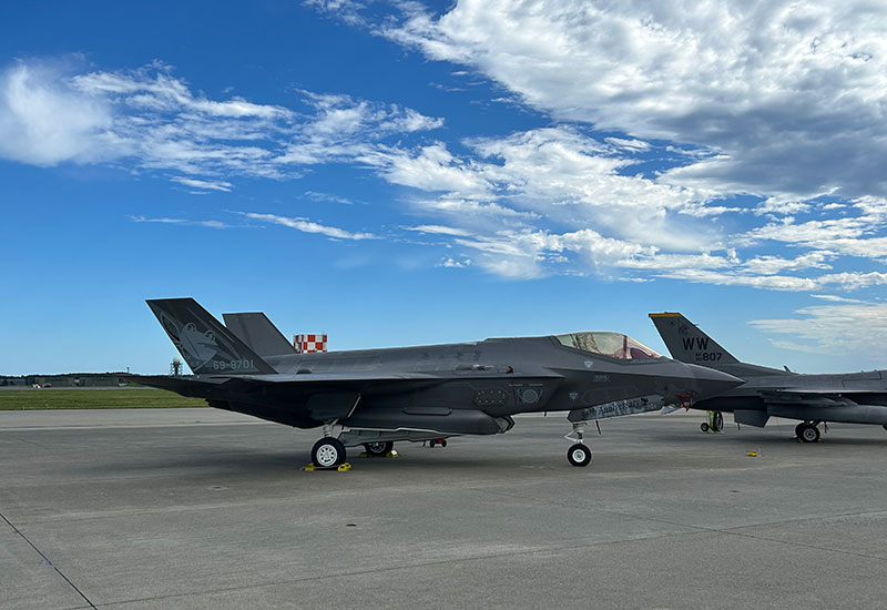 航空自衛隊301SQのF-35A”keroyon